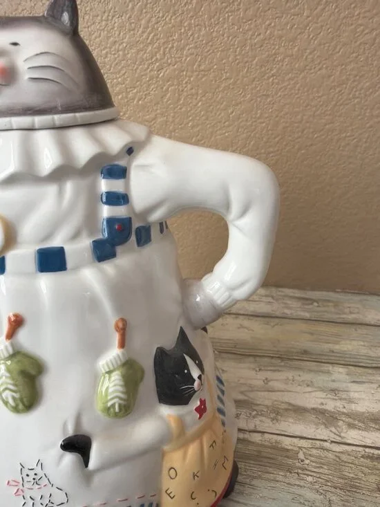 Dept 56 Three Little Kittens Storybook Collection Ceramic Teapot Cookie Jar - Picture 4 of 16